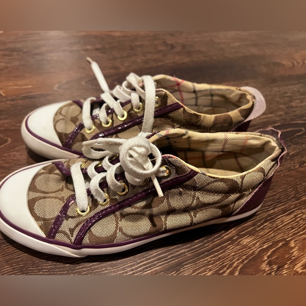 Women’s Purple Coach lace sneakers original coach, print size 6 1/2